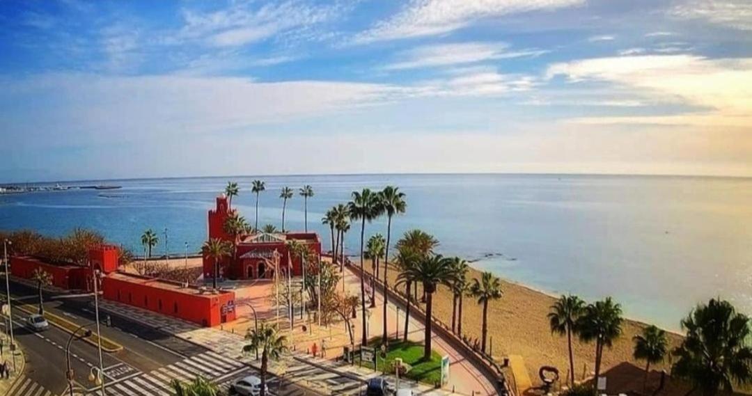 Benalbeach Casa Kito Costa 1ª Linea De Playa 贝纳尔马德纳 外观 照片